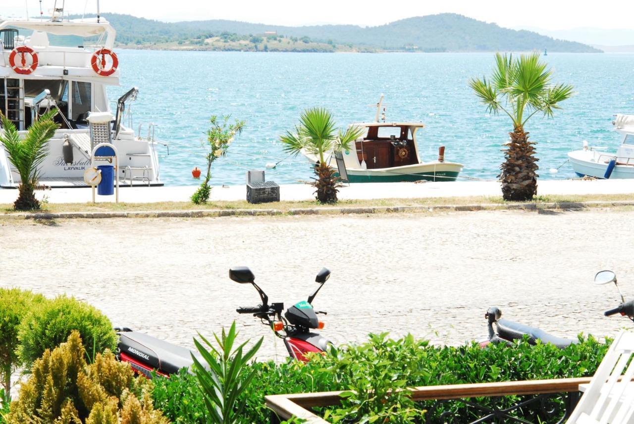 Aliye Hanim Hotel Аявали Екстериор снимка