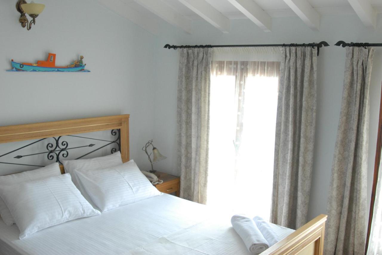 Aliye Hanim Hotel Аявали Стая снимка