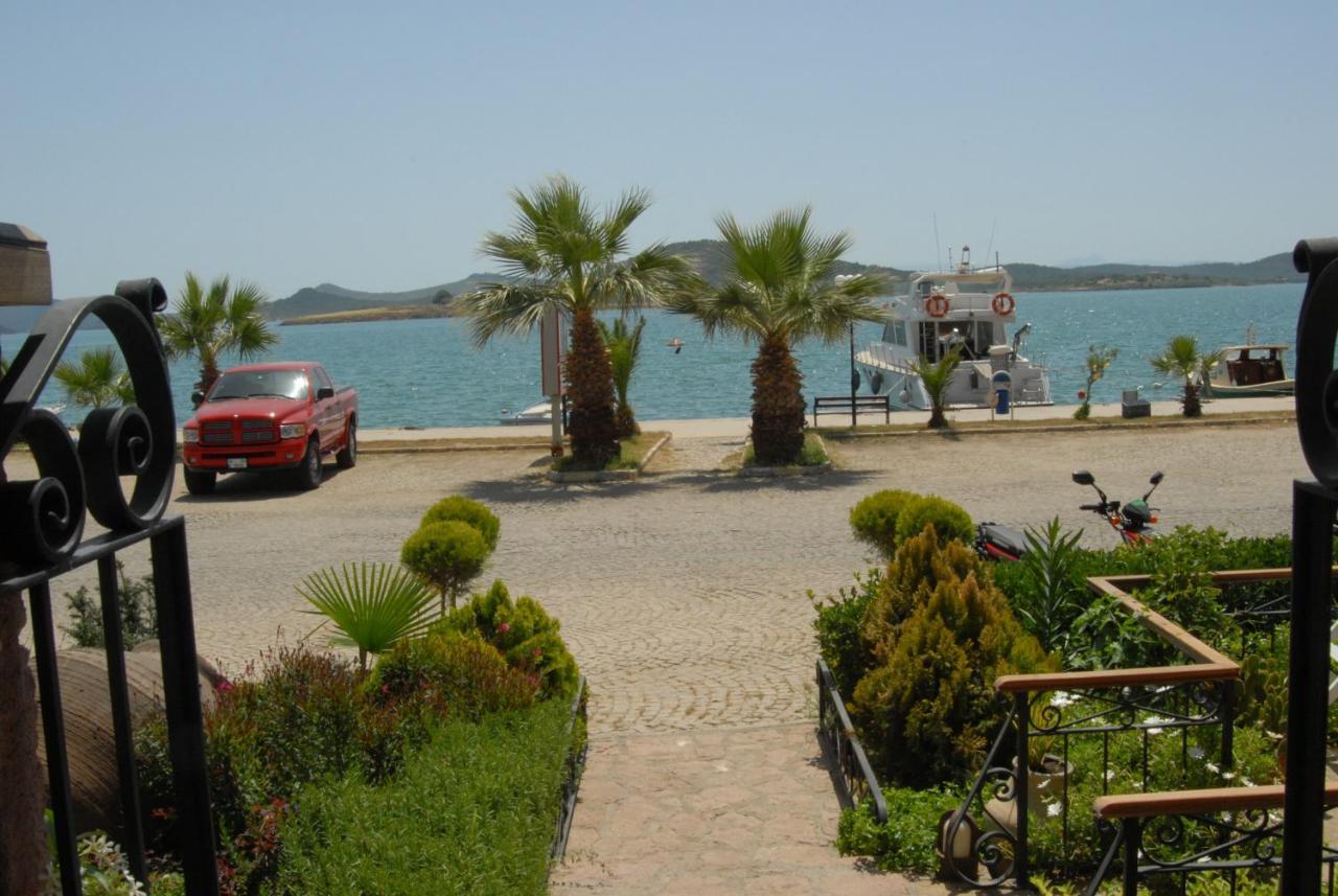 Aliye Hanim Hotel Аявали Екстериор снимка