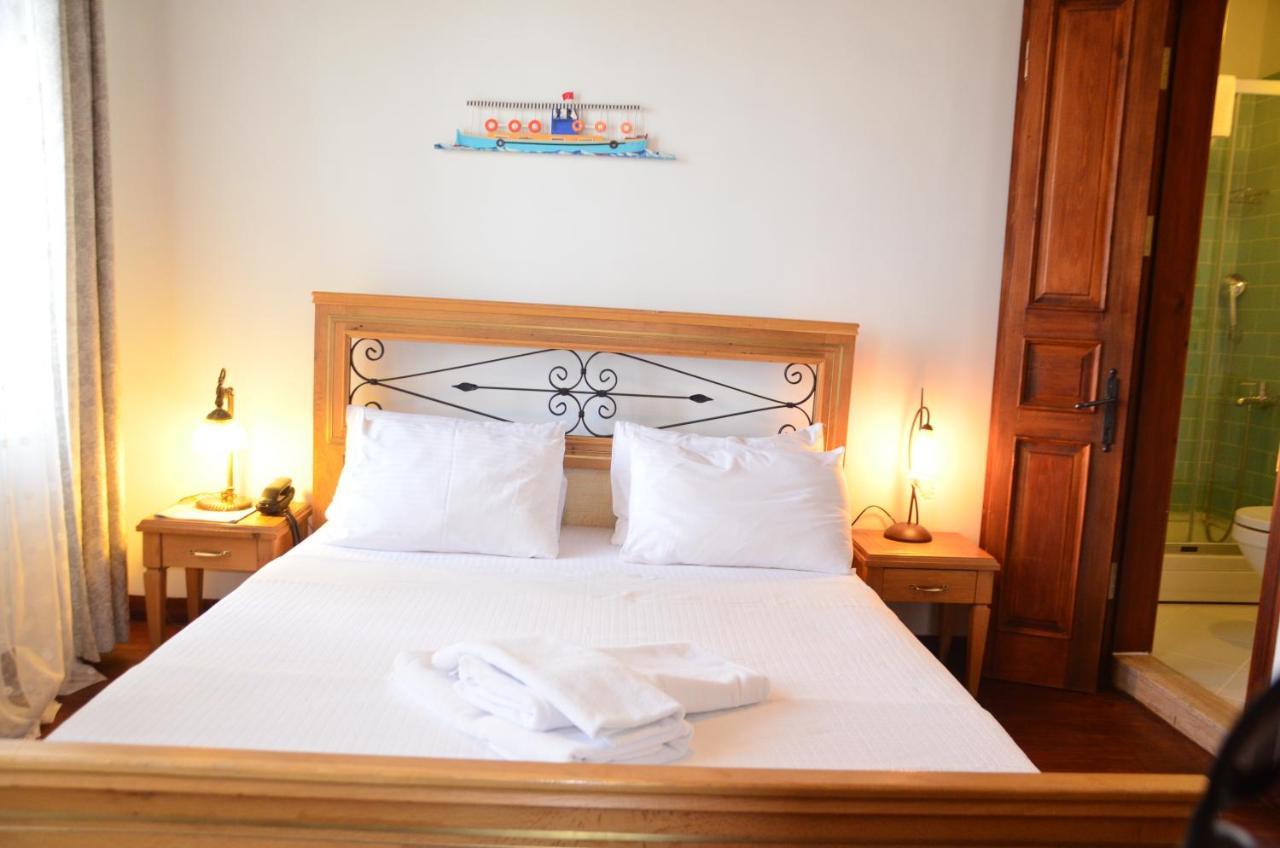 Aliye Hanim Hotel Аявали Екстериор снимка