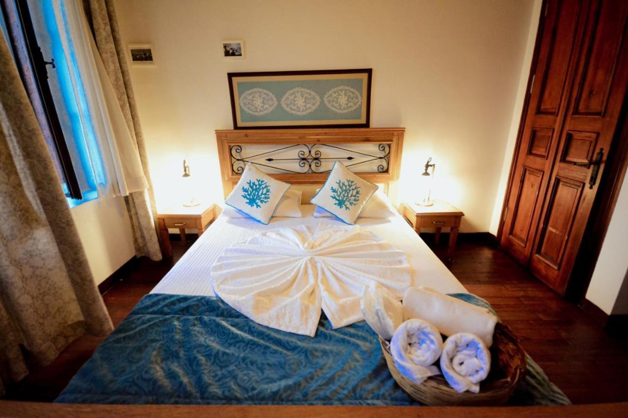Aliye Hanim Hotel Аявали Екстериор снимка