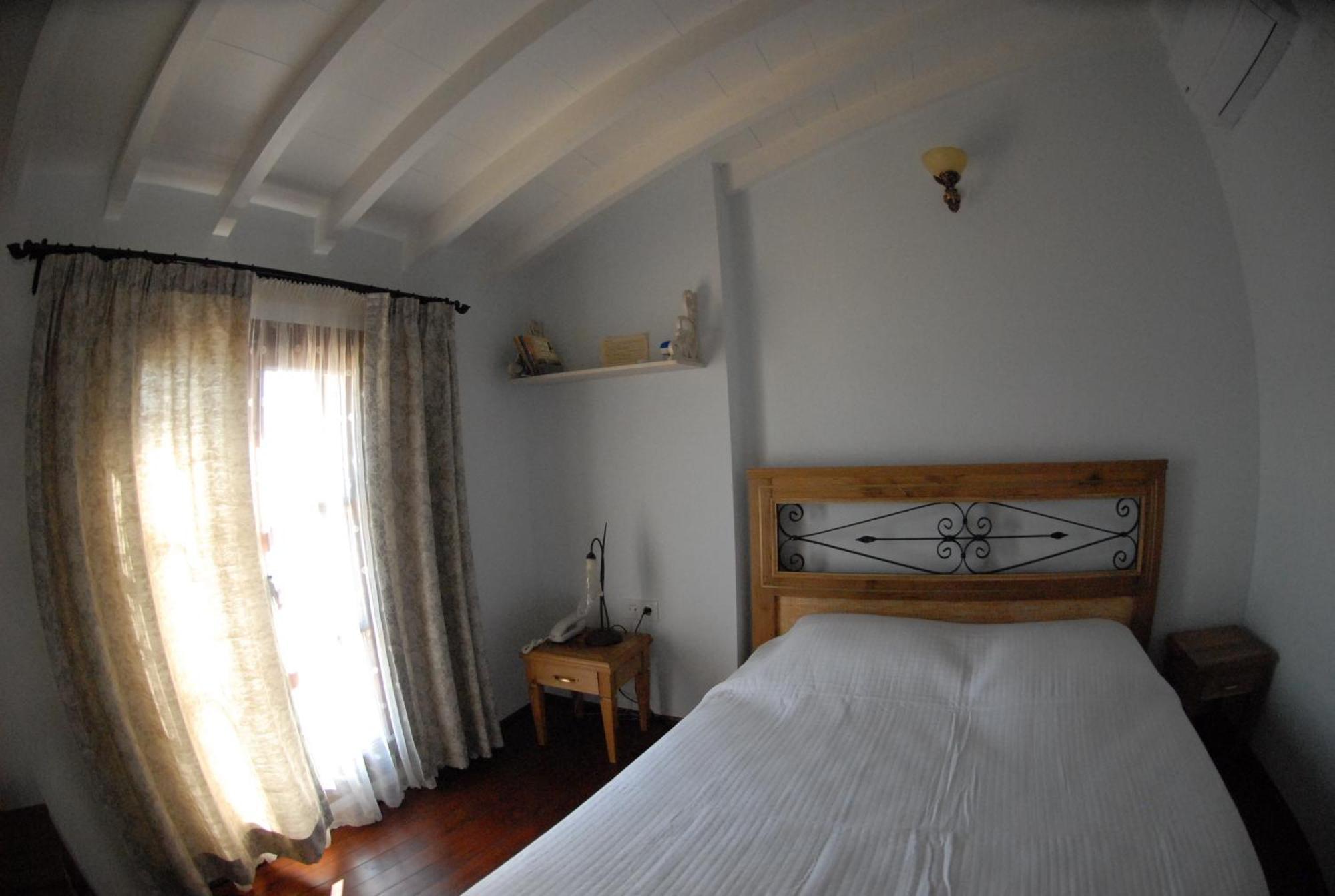 Aliye Hanim Hotel Аявали Екстериор снимка