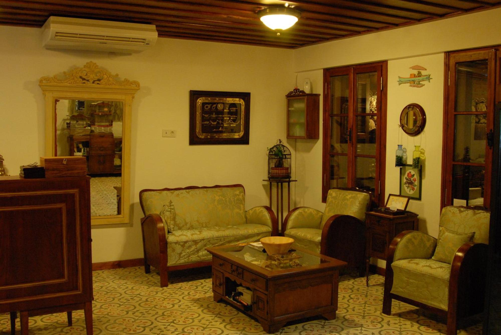 Aliye Hanim Hotel Аявали Екстериор снимка