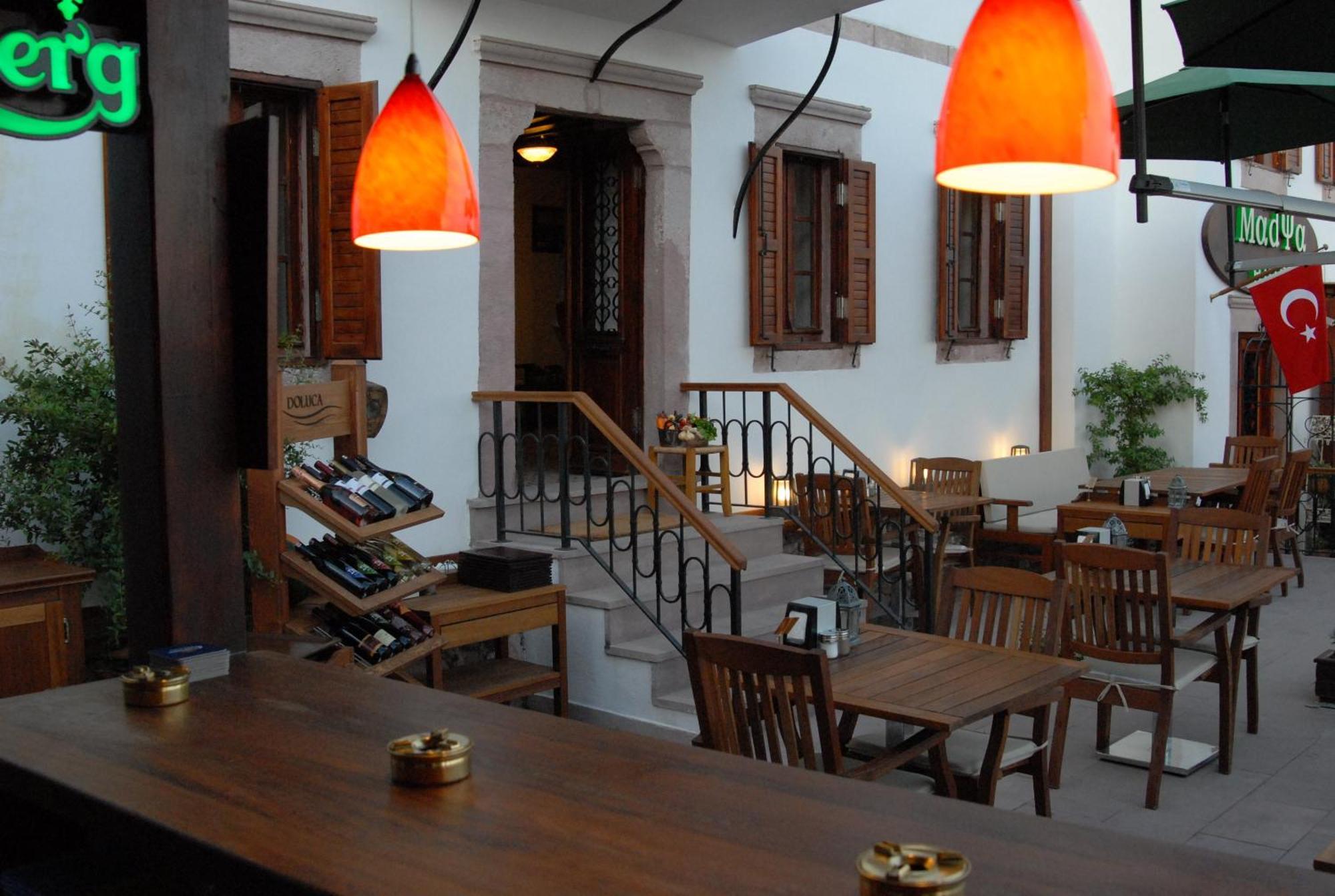 Aliye Hanim Hotel Аявали Екстериор снимка